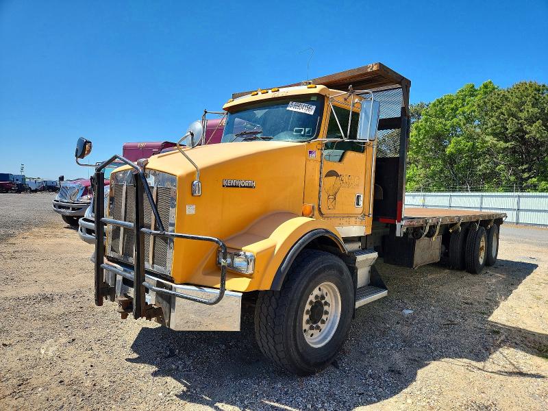 55934156 :رقم المزاد ، 1NKDLU0X71J875261 vin ، 2001 Kenworth T800 مزاد بيع