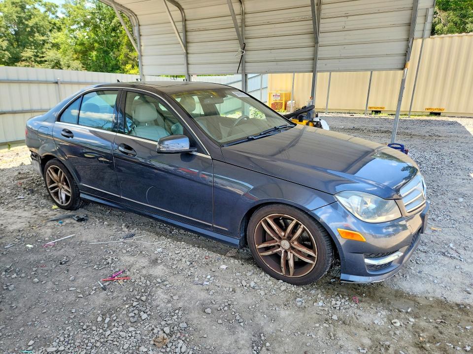 Продажа на аукционе авто 2013 Mercedes-benz C, vin: WDDGF8AB4DR288527, номер лота: 56990856