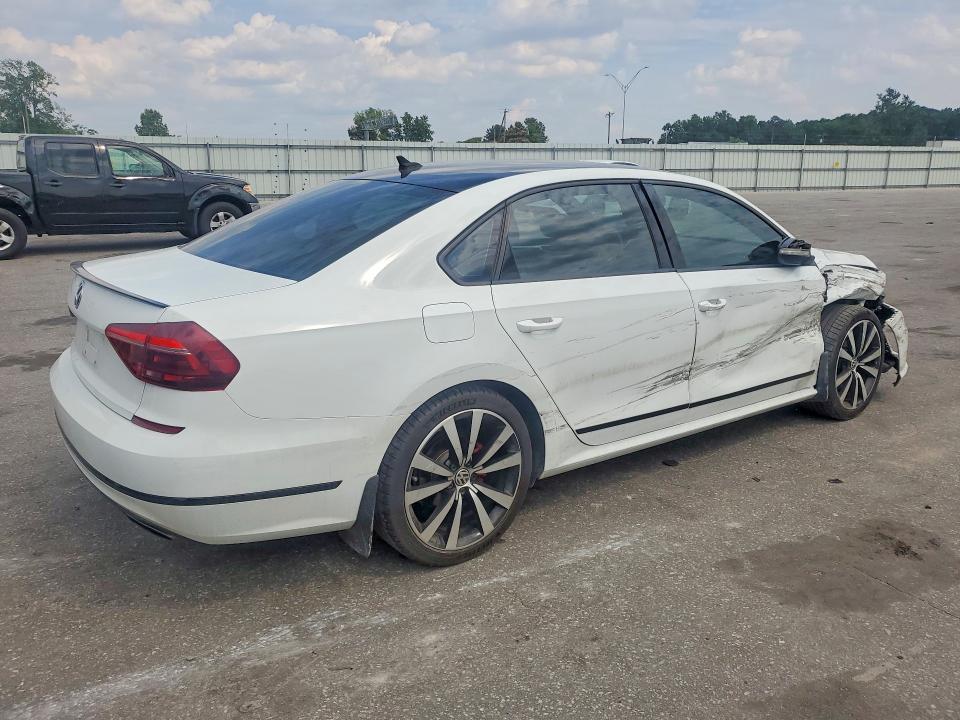 Продажа на аукционе авто 2018 Volkswagen Passat, vin: 1VWJM7A32JC048980, номер лота: 56843386