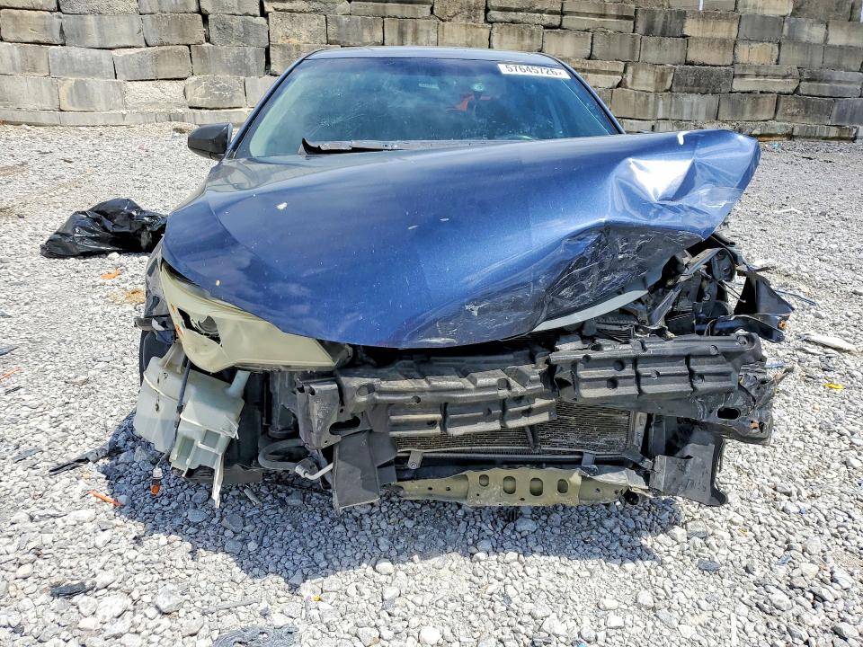 57645726 :رقم المزاد ، 4T1BF1FK8FU873580 vin ، 2015 Toyota Camry مزاد بيع