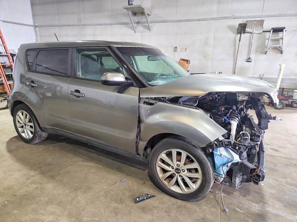 2017 Kia Soul მანქანა იყიდება აუქციონზე, vin: KNDJP3A59H7423688, აუქციონის ნომერი: 57394126