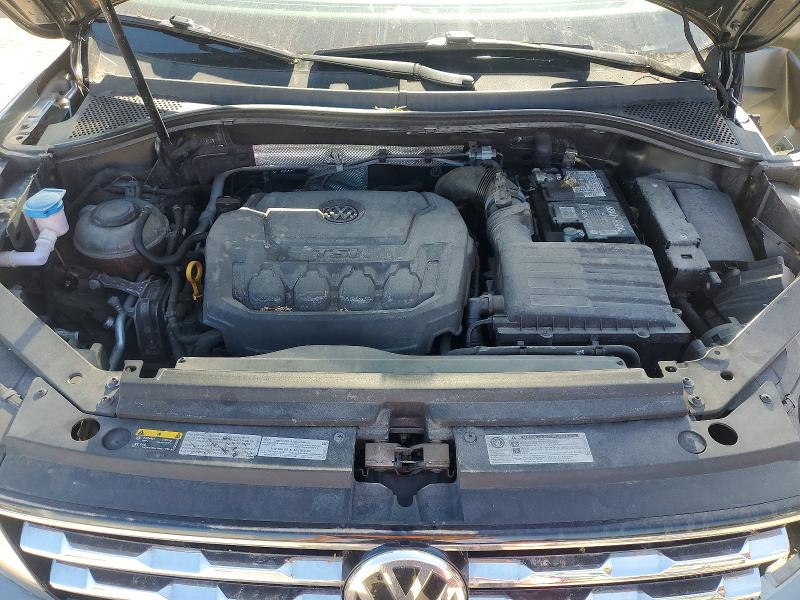 55757656 :رقم المزاد ، 3VV2B7AX2JM185420 vin ، 2018 Volkswagen Tiguan مزاد بيع