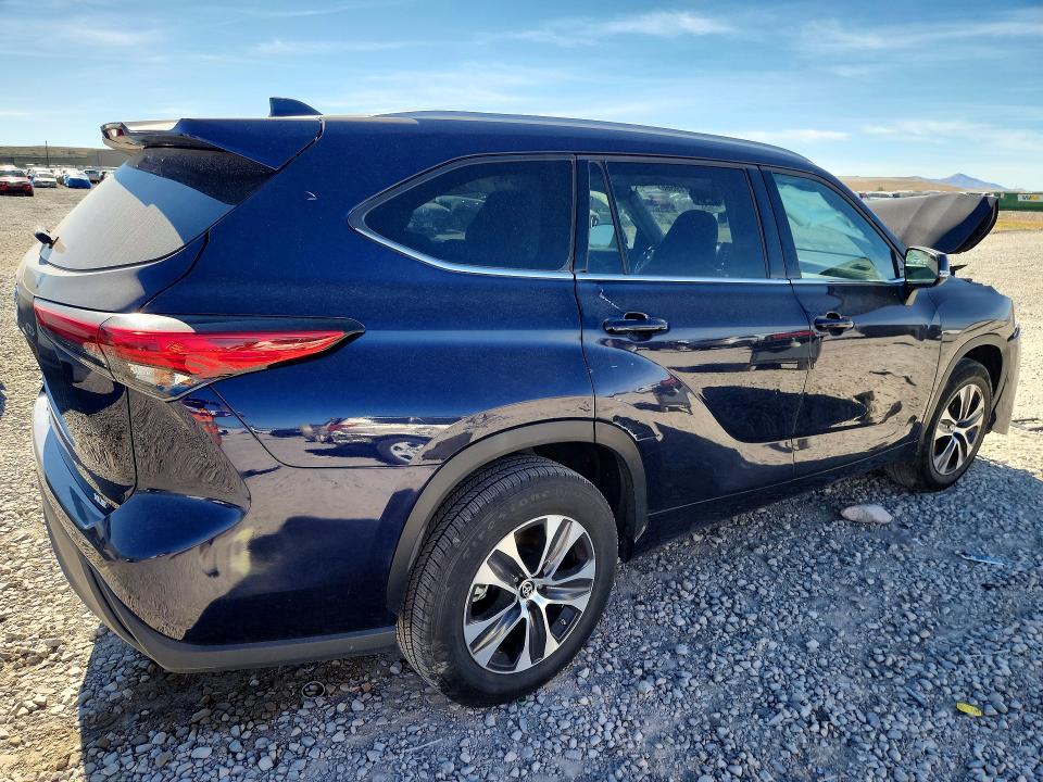 Продаж на аукціоні авто 2022 Toyota Highlander, vin: 5TDGZRAH6NS117132, номер лоту: 57119566