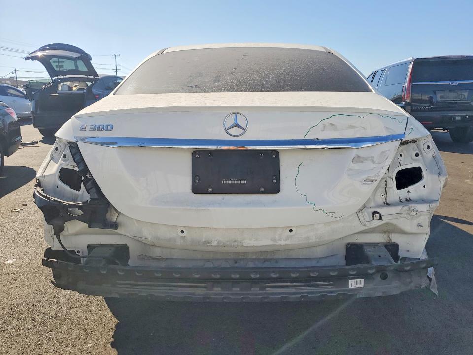 58949936 :رقم المزاد ، WDDZF4JB3JA457593 vin ، 2018 Mercedes-benz E مزاد بيع