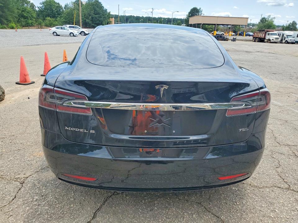 55319196 :رقم المزاد ، 5YJSA1E29JF234243 vin ، 2018 Tesla Model S مزاد بيع