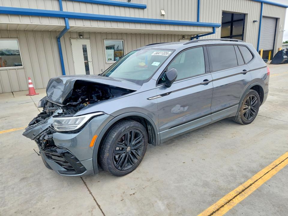 58411326 :رقم المزاد ، 3VVCB7AX9NM064555 vin ، 2022 Volkswagen Tiguan مزاد بيع