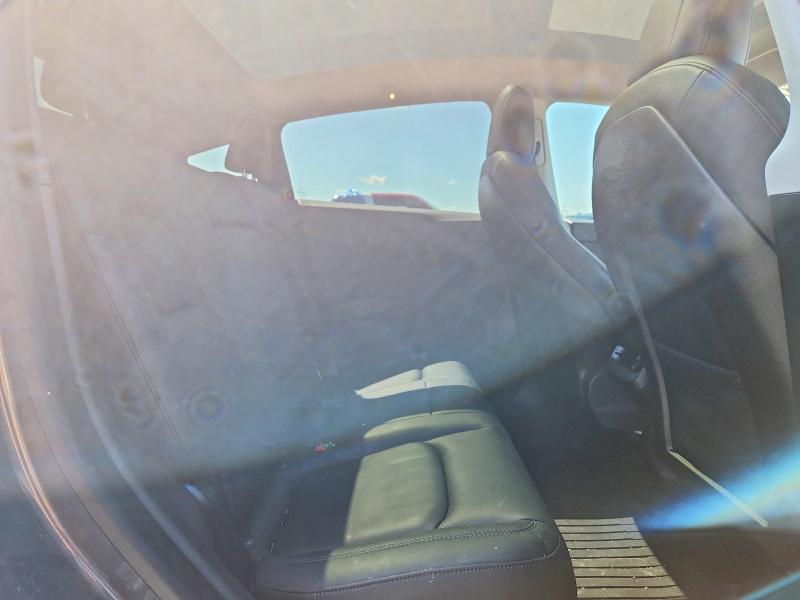 55852376 :رقم المزاد ، 5YJYGDEE4LF025922 vin ، 2020 Tesla Model Y مزاد بيع