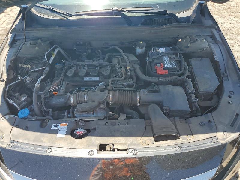 57002556 :رقم المزاد ، 1HGCV1F37JA149010 vin ، 2018 Honda Accord مزاد بيع