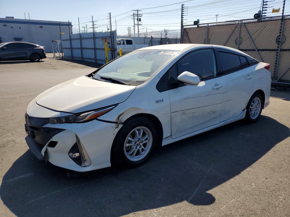 58441066 :رقم المزاد ، JTDKARFPXL3135570 vin ، 2020 Toyota Prius Prime مزاد بيع