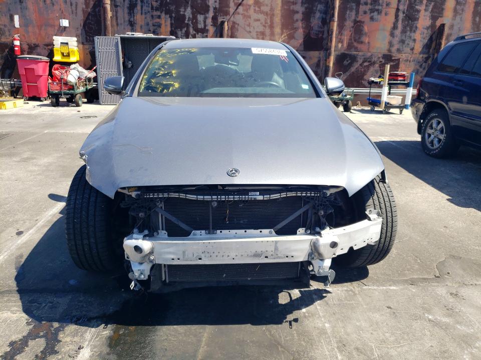57558436 :رقم المزاد ، WDDZF4JB8KA522522 vin ، 2019 Mercedes-benz E مزاد بيع