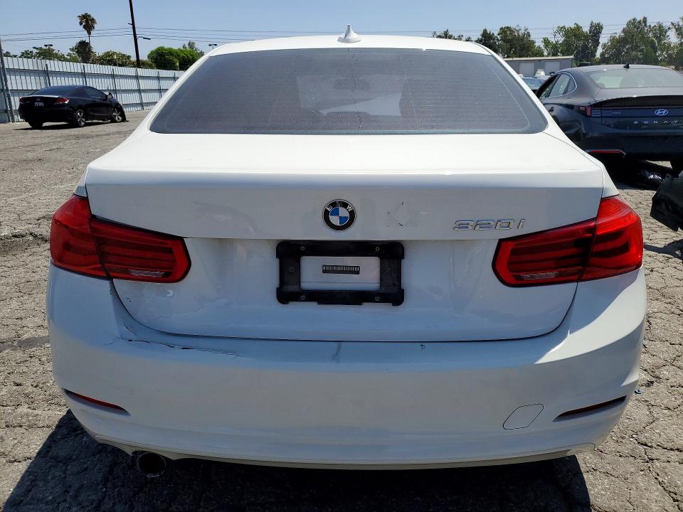 2016 Bmw 320 მანქანა იყიდება აუქციონზე, vin: WBA8E1G54GNU12203, აუქციონის ნომერი: 58800306