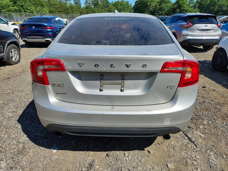 56126086 :رقم المزاد ، YV1622FSXC2049573 vin ، 2012 Volvo S60 مزاد بيع