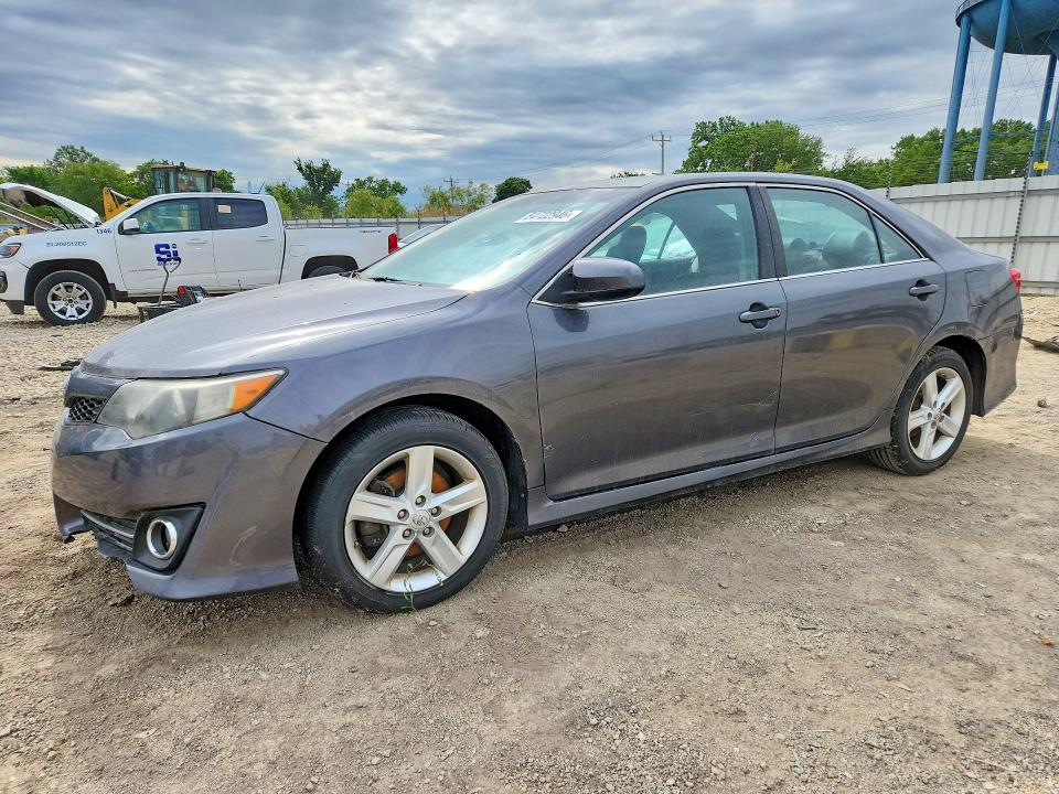 54722946 :رقم المزاد ، 4T1BF1FK2EU331955 vin ، 2014 Toyota Camry مزاد بيع