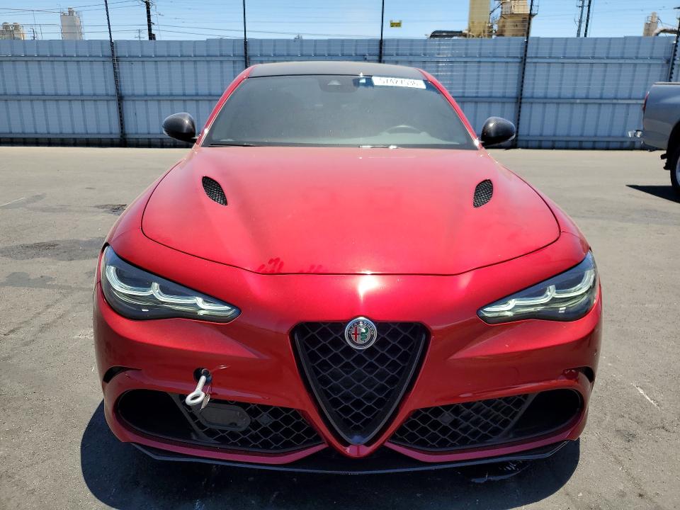 57427536 :رقم المزاد ، ZARFAMEV9R7688318 vin ، 2024 Alfa Romeo Giulia مزاد بيع