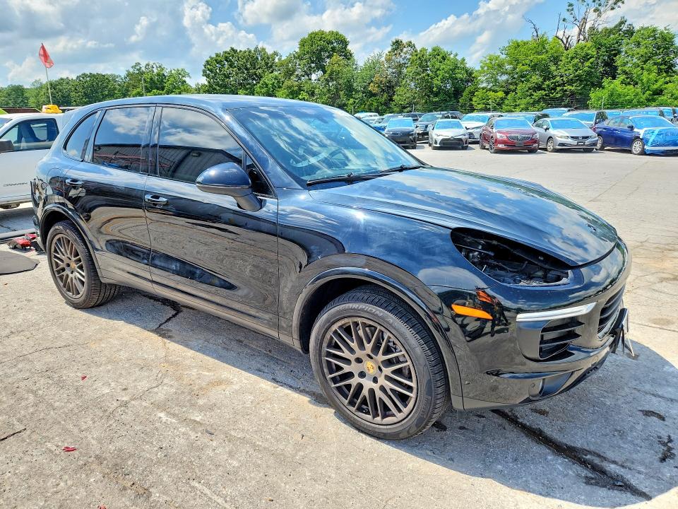 54926806 :رقم المزاد ، WP1AA2A29HKA80782 vin ، 2017 Porsche Cayenne مزاد بيع