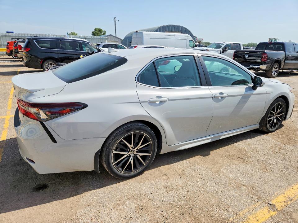 Продажа на аукционе авто 2022 Toyota Camry, vin: 4T1T11AK8NU014580, номер лота: 97683155