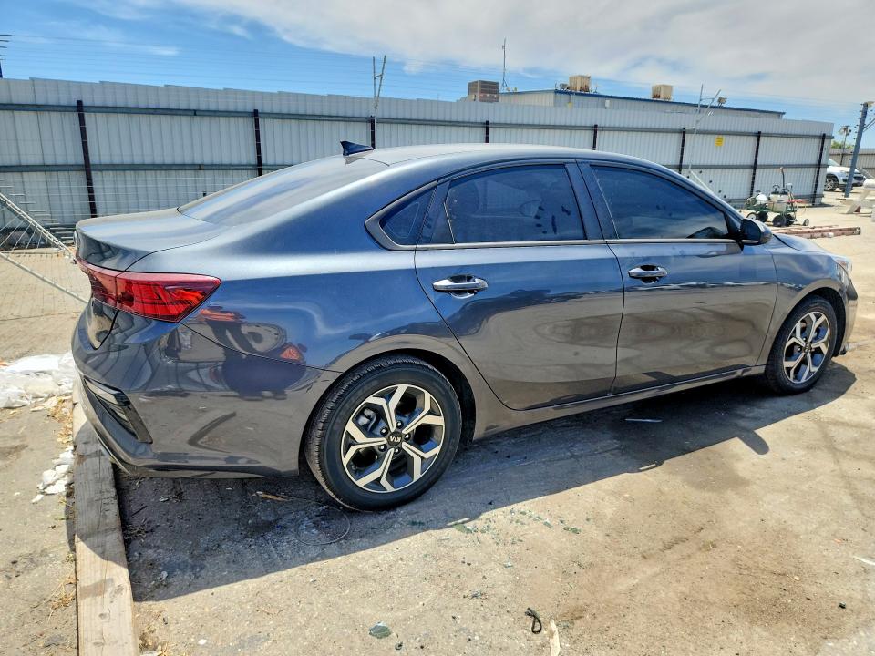 55799406 :رقم المزاد ، 3KPF24AD5ME346958 vin ، 2021 Kia Forte مزاد بيع