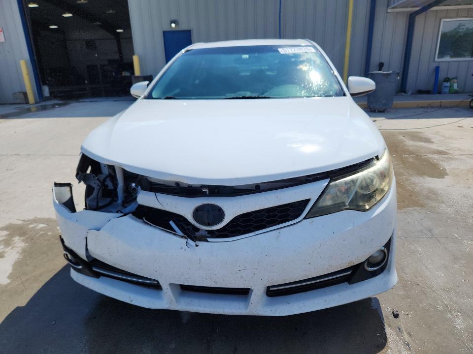 57723826 :رقم المزاد ، 4T1BF1FK3DU278486 vin ، 2013 Toyota Camry مزاد بيع