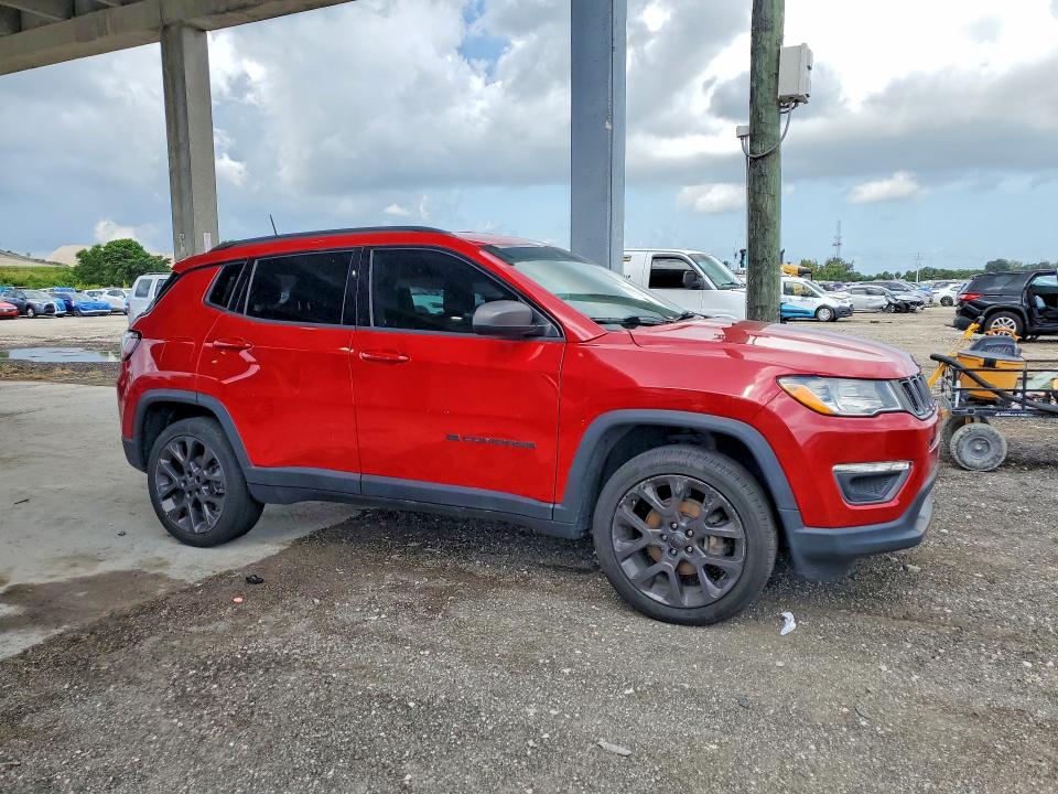 58691236 :رقم المزاد ، 3C4NJDEB2MT513585 vin ، 2021 Jeep Compass مزاد بيع