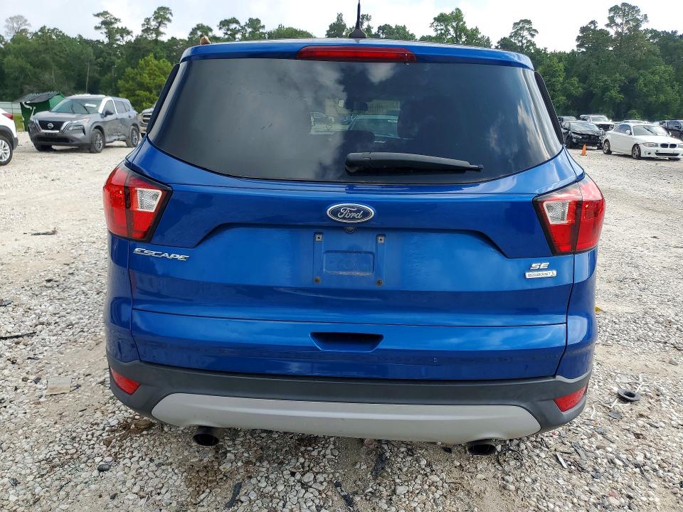 57160486 :رقم المزاد ، 1FMCU0GD0KUA71927 vin ، 2019 Ford Escape مزاد بيع