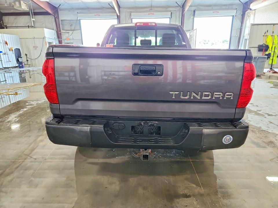 55535366 :رقم المزاد ، 5TFUW5F17HX621350 vin ، 2017 Toyota Tundra مزاد بيع