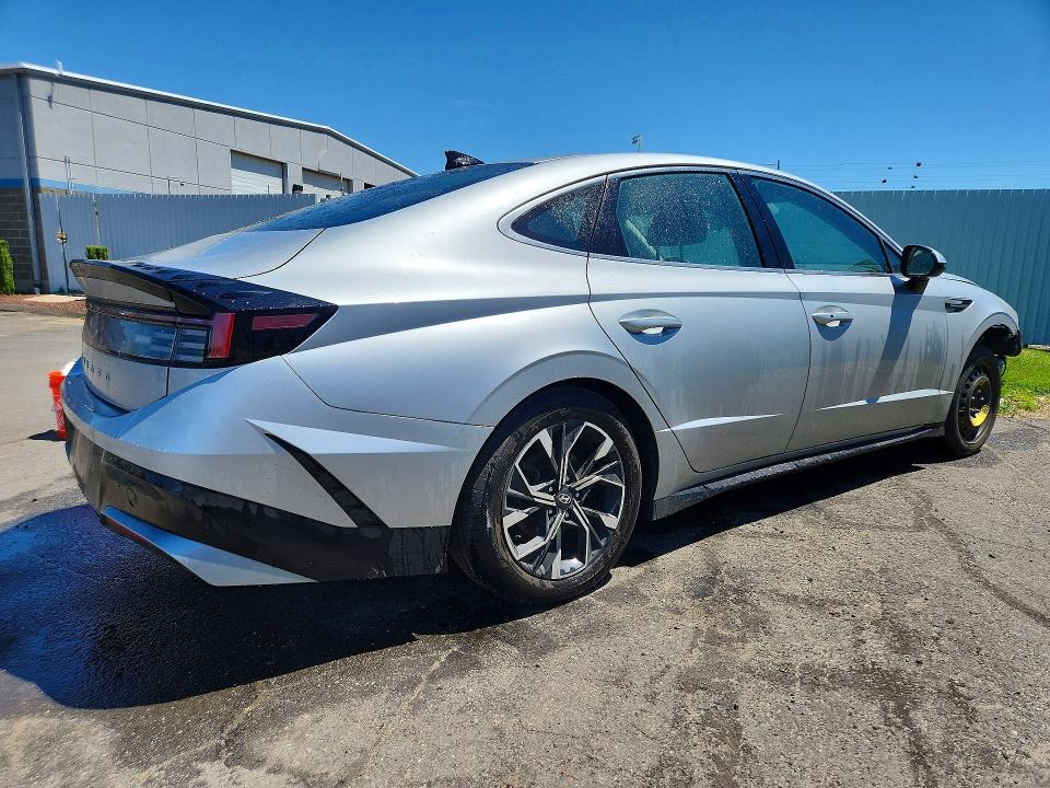 Продажа на аукционе авто 2024 Hyundai Sonata, vin: KMHL64JA0RA393687, номер лота: 56046556