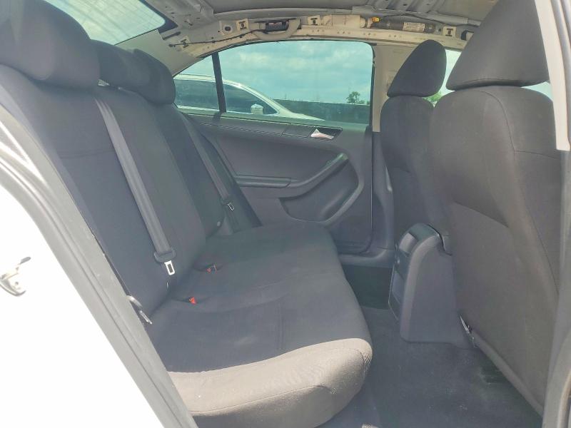 58830066 :رقم المزاد ، 3VW267AJ5GM337730 vin ، 2016 Volkswagen Jetta مزاد بيع