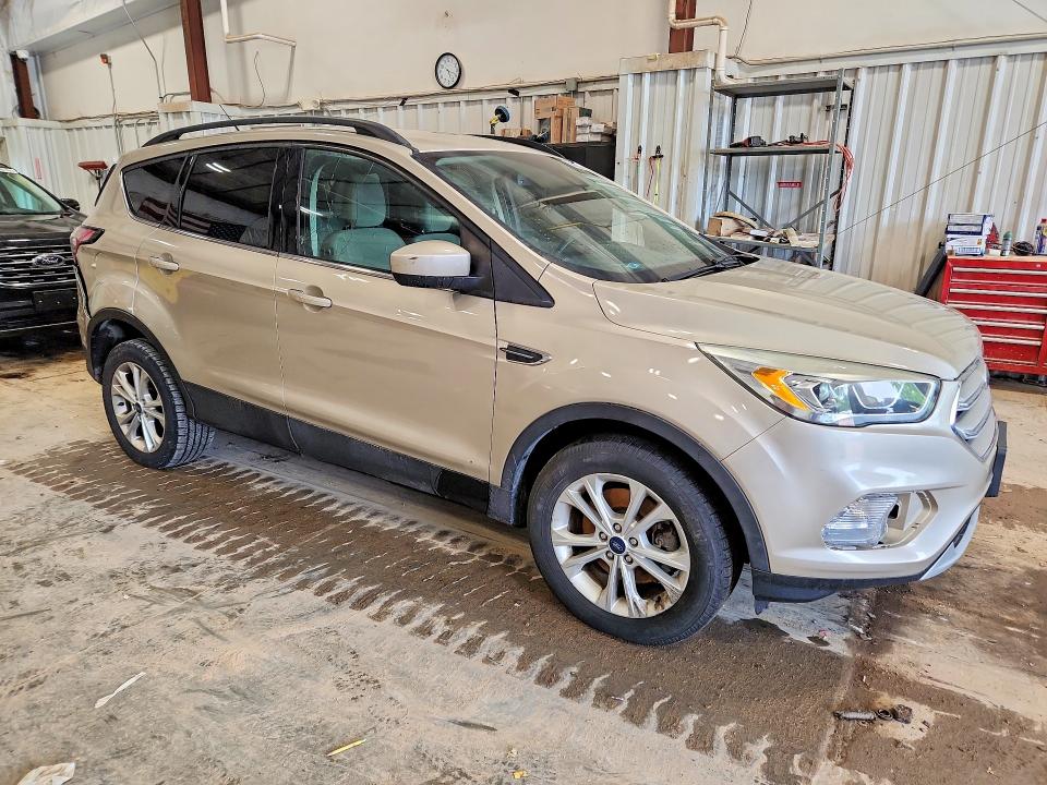 2018 Ford Escape მანქანა იყიდება აუქციონზე, vin: 1FMCU9GD4JUD07207, აუქციონის ნომერი: 56824616