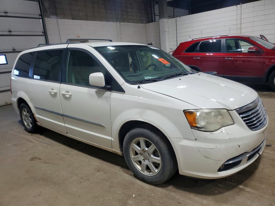 57447806 :رقم المزاد ، 2A4RR5DG4BR797339 vin ، 2011 Chrysler Town&count مزاد بيع