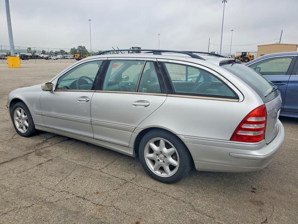 56117316 :رقم المزاد ، WDBRH64J03F324913 vin ، 2003 Mercedes-benz C مزاد بيع