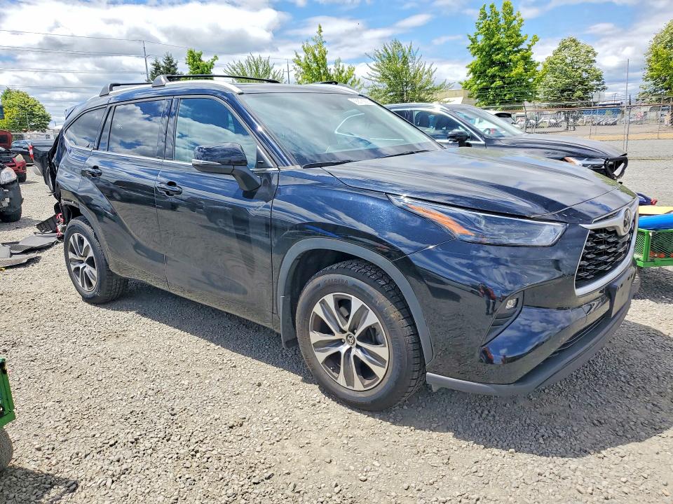 Продаж на аукціоні авто 2022 Toyota Highlander, vin: 5TDGZRBH4NS587996, номер лоту: 56678656