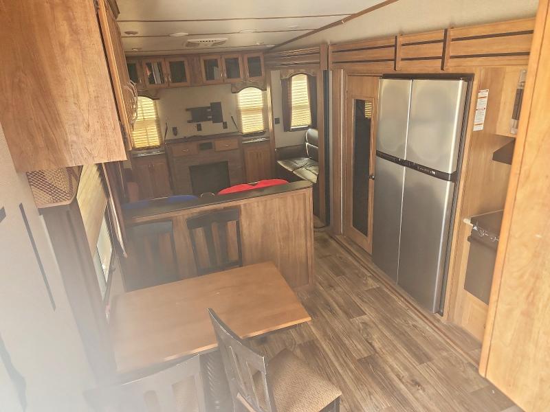 49246956 :رقم المزاد ، 4YDF34224HE601687 vin ، 2017 Keystone Laredo مزاد بيع