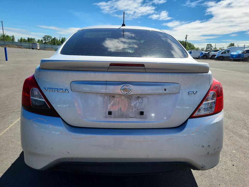57588046 :رقم المزاد ، 3N1CN7APXJL845710 vin ، 2018 Nissan Versa مزاد بيع