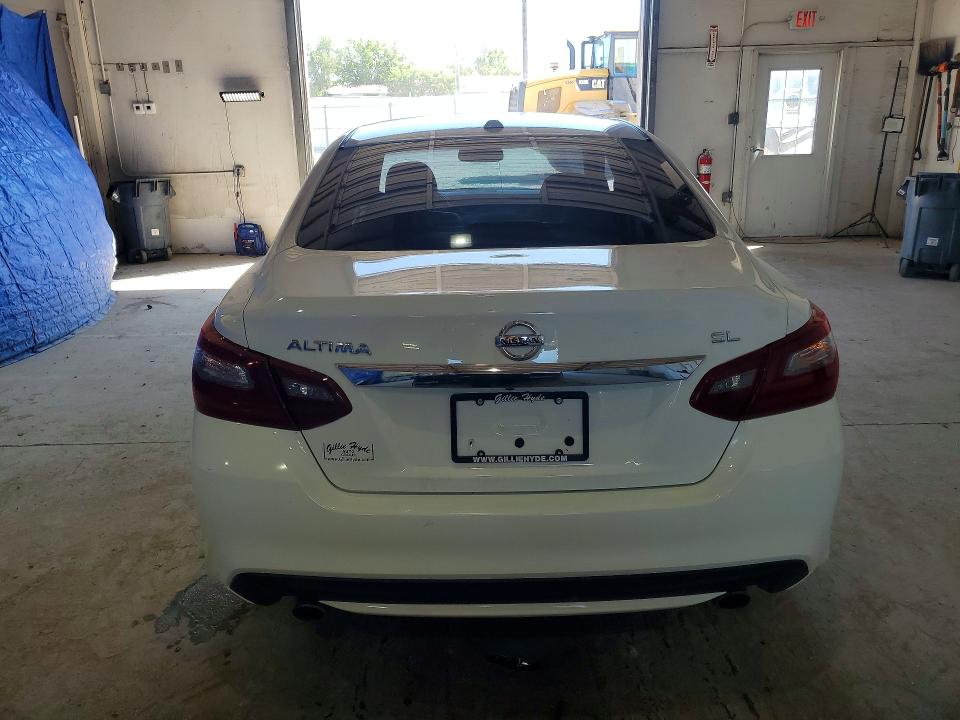55515156 :رقم المزاد ، 1N4AL3AP4JC151521 vin ، 2018 Nissan Altima مزاد بيع