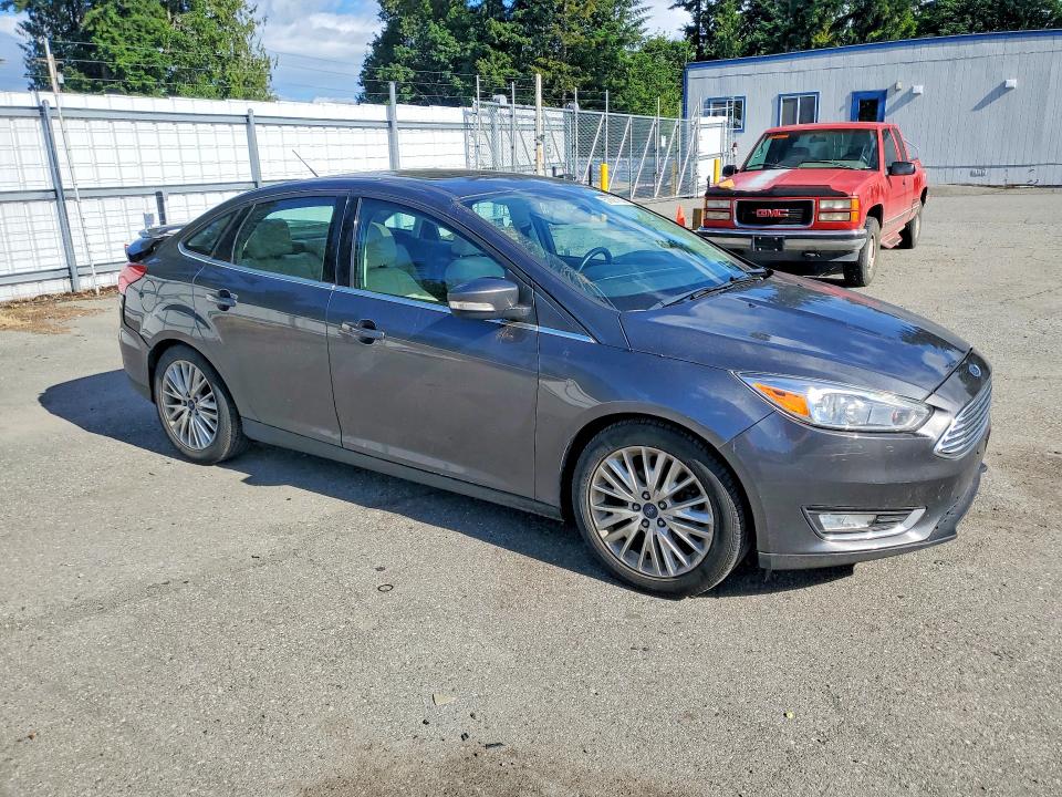 57091106 :رقم المزاد ، 1FADP3J26JL283167 vin ، 2018 Ford Focus مزاد بيع