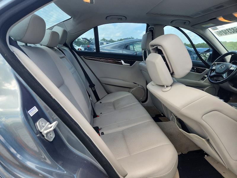 2012 Mercedes-benz C მანქანა იყიდება აუქციონზე, vin: WDDGF4HBXCR212162, აუქციონის ნომერი: 58231016