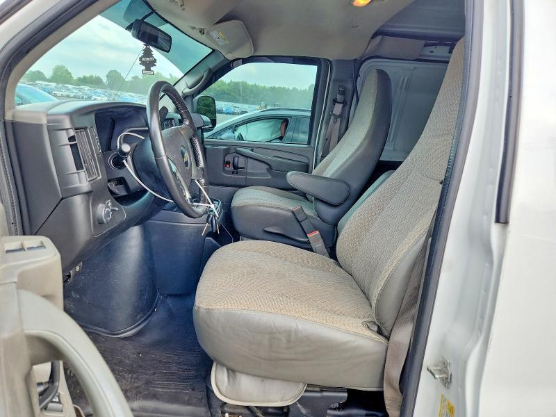 57017176 :رقم المزاد ، 1GCWGFCF2F1168864 vin ، 2015 Chevrolet Express G2500 مزاد بيع