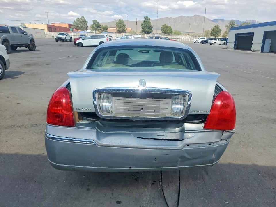 2007 Lincoln Town Car მანქანა იყიდება აუქციონზე, vin: 1LNHM81W17Y617942, აუქციონის ნომერი: 85965215