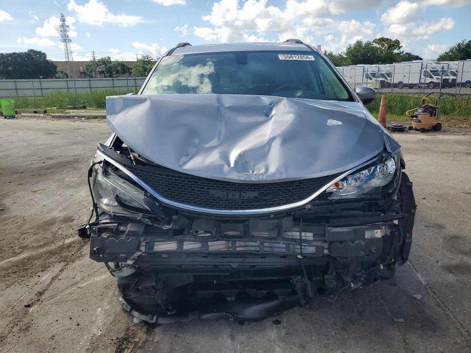 55812856 :رقم المزاد ، 2C4RC1DG7LR261759 vin ، 2020 Chrysler Voyager مزاد بيع