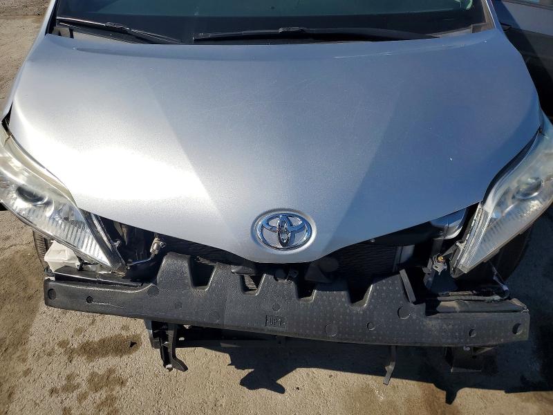 56827866 :رقم المزاد ، 5TDJK3DCXGS137071 vin ، 2016 Toyota Sienna مزاد بيع