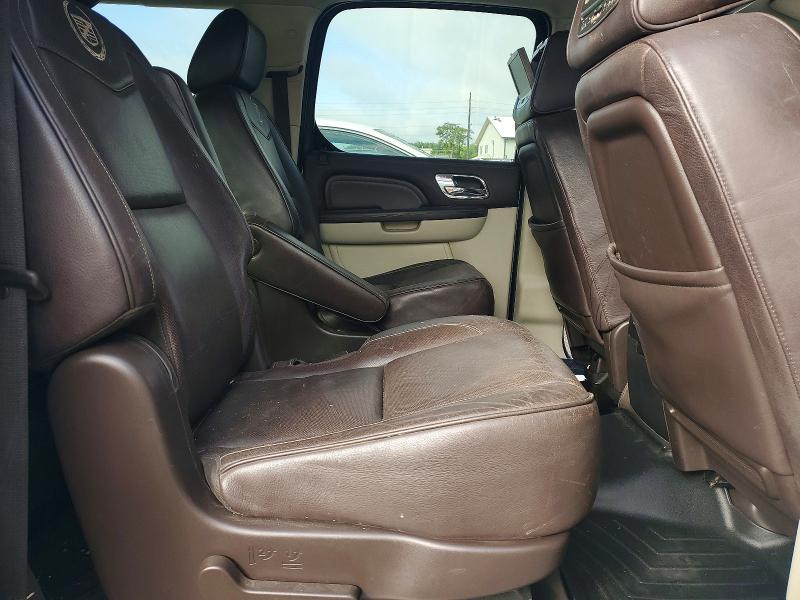 55711886 :رقم المزاد ، 1GYS4KEF8BR260418 vin ، 2011 Cadillac Escalade مزاد بيع