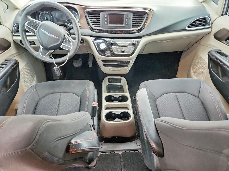 58220826 :رقم المزاد ، 2C4RC1CG0HR597939 vin ، 2017 Chrysler Pacifica مزاد بيع