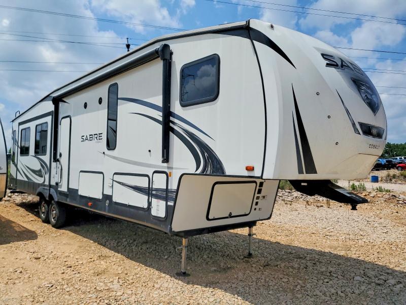58936106 :رقم المزاد ، 5ZT3SR1B0L6103575 vin ، 2020 Sabre By Forest Rive Recreational Vehicle (rv) مزاد بيع