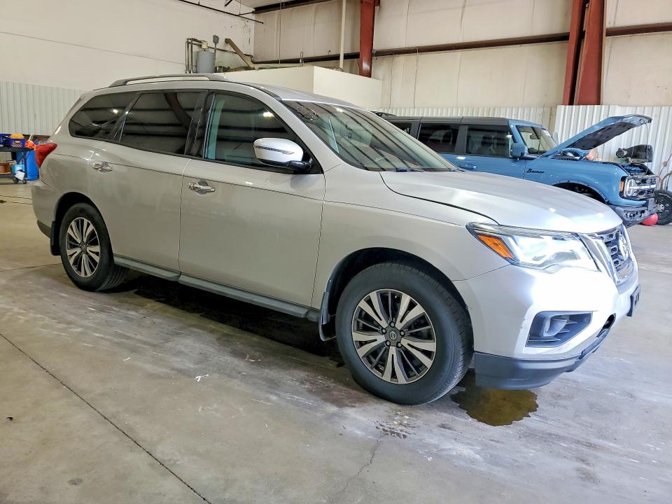 Продажа на аукционе авто 2017 Nissan Pathfinder, vin: 5N1DR2MN7HC656923, номер лота: 58820556