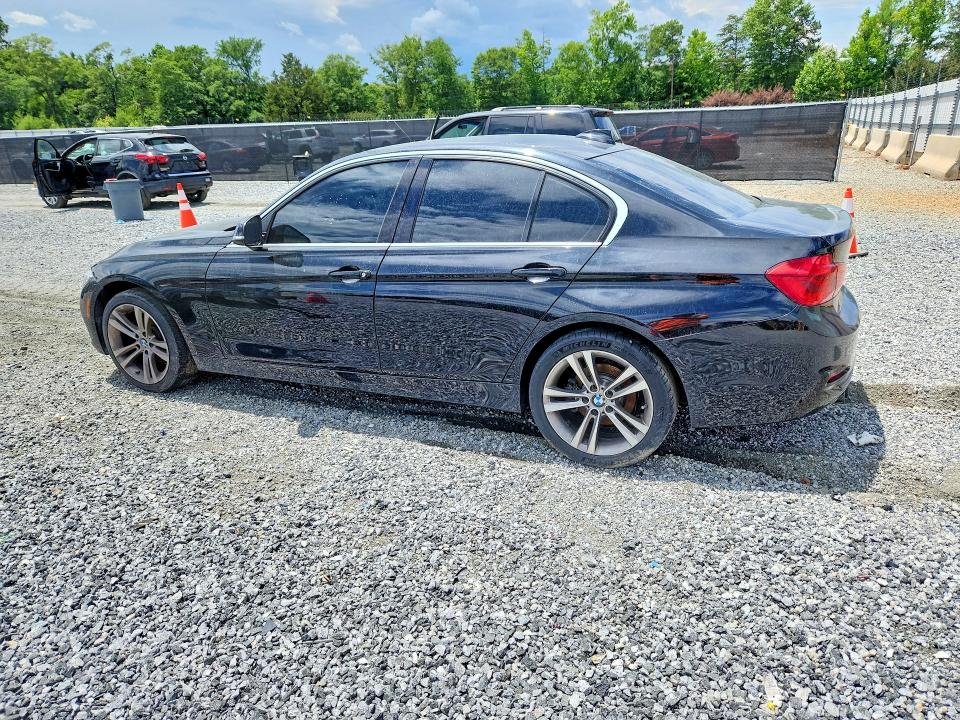 55550776 :رقم المزاد ، WBA8B9G54HNU50975 vin ، 2017 Bmw 330 مزاد بيع