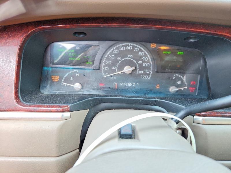 58882596 :رقم المزاد ، 1LNHM82W13Y683173 vin ، 2003 Lincoln Town Car مزاد بيع