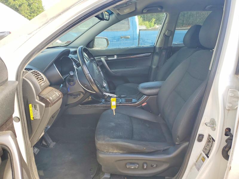 56960686 :رقم المزاد ، 5XYKT4A79FG585599 vin ، 2015 Kia Sorento مزاد بيع