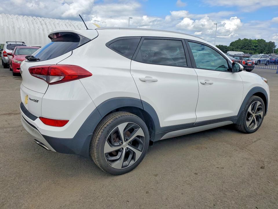 2017 Hyundai Tucson მანქანა იყიდება აუქციონზე, vin: KM8J33A21HU271100, აუქციონის ნომერი: 55425846