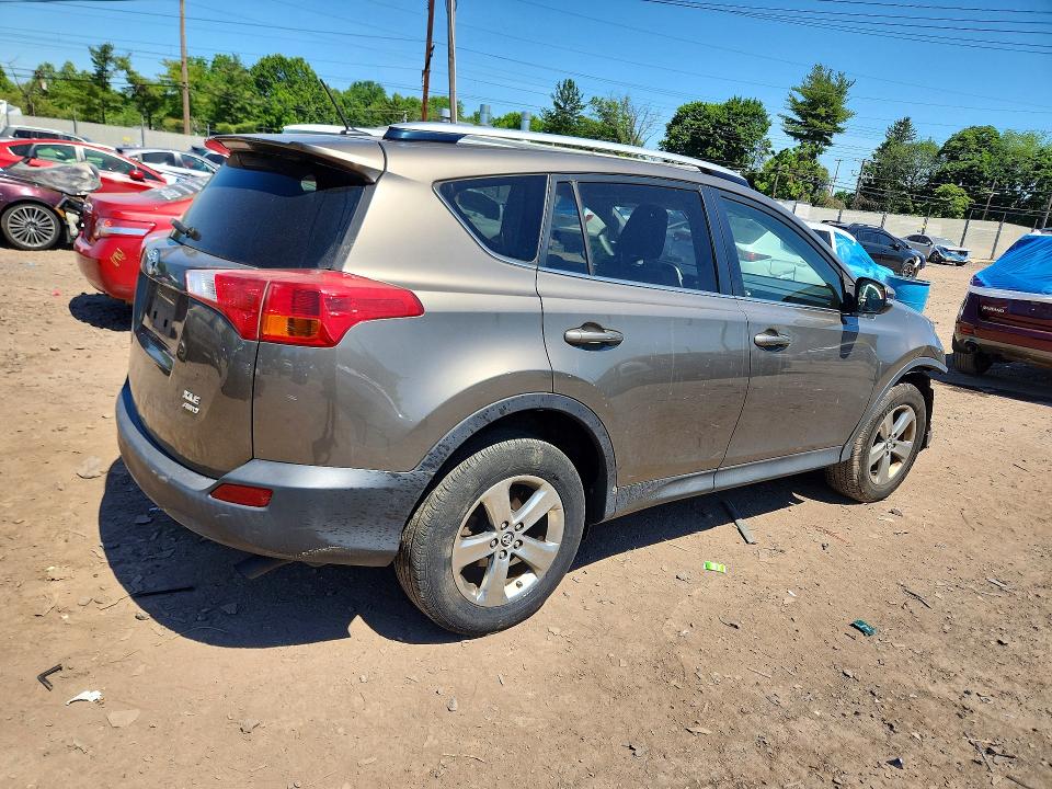 55897966 :رقم المزاد ، JTMRFREV7FD151739 vin ، 2015 Toyota Rav4 مزاد بيع
