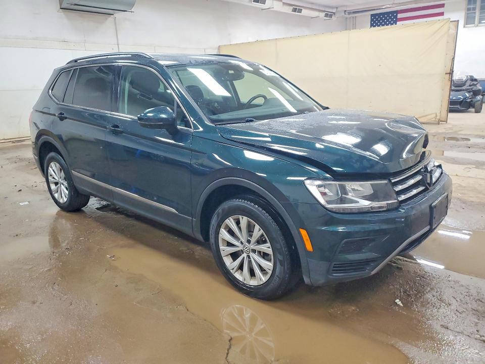 Продажа на аукционе авто 2018 Volkswagen Tiguan, vin: 3VV2B7AX9JM158005, номер лота: 57367366